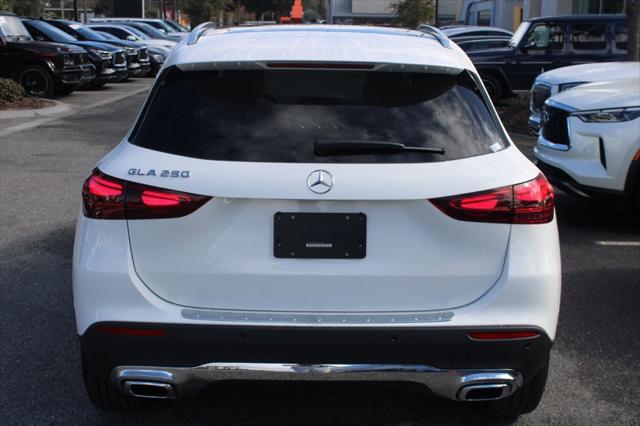 new 2025 Mercedes-Benz GLA 250 car, priced at $47,620