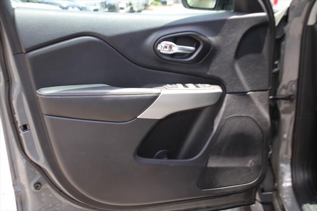 used 2022 Jeep Cherokee car, priced at $25,386