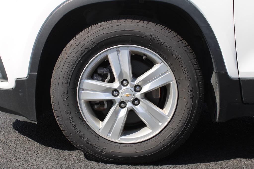 used 2022 Chevrolet Trax car, priced at $17,241