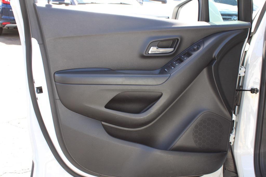 used 2022 Chevrolet Trax car, priced at $17,241