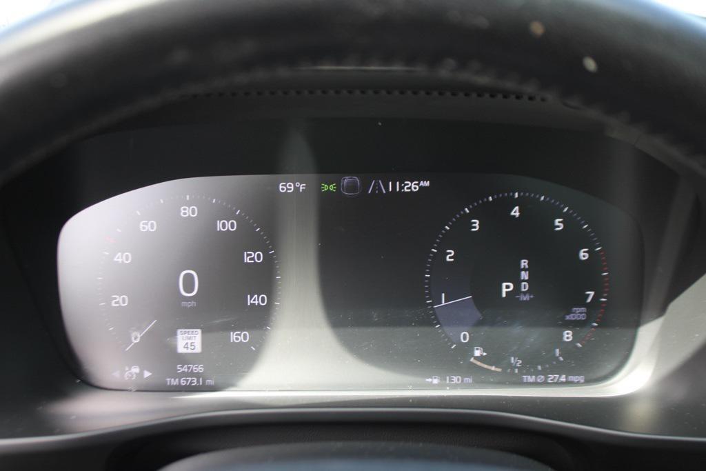 used 2021 Volvo XC40 car, priced at $27,304