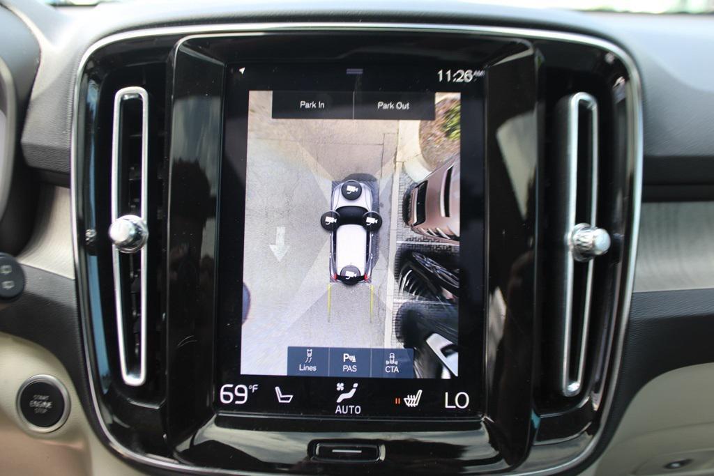 used 2021 Volvo XC40 car, priced at $27,304