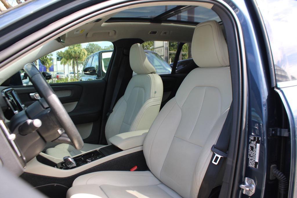 used 2021 Volvo XC40 car, priced at $27,304