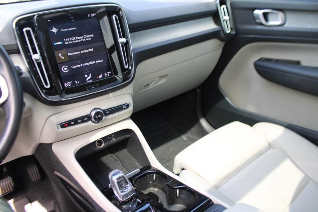 used 2021 Volvo XC40 car, priced at $27,304