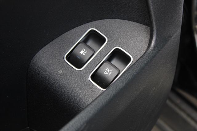 used 2024 Mercedes-Benz GLE 450 Plug-In Hybrid car, priced at $70,845