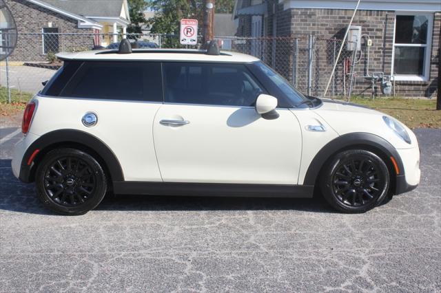 used 2020 MINI Hardtop car, priced at $19,998