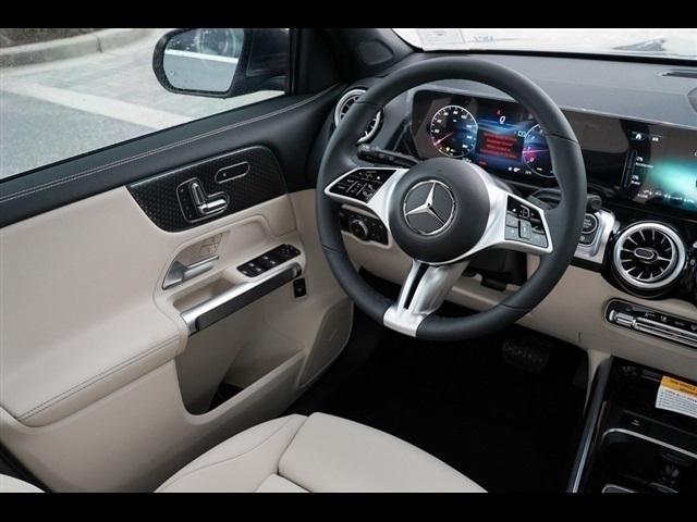 new 2024 Mercedes-Benz GLB 250 car, priced at $50,395