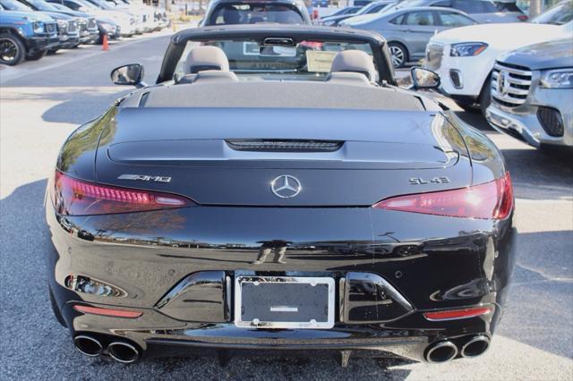 new 2025 Mercedes-Benz AMG SL 43 car, priced at $125,370