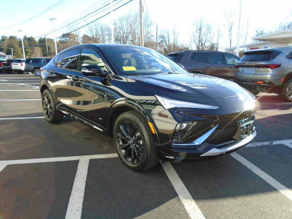 new 2025 Buick Envista car, priced at $27,880