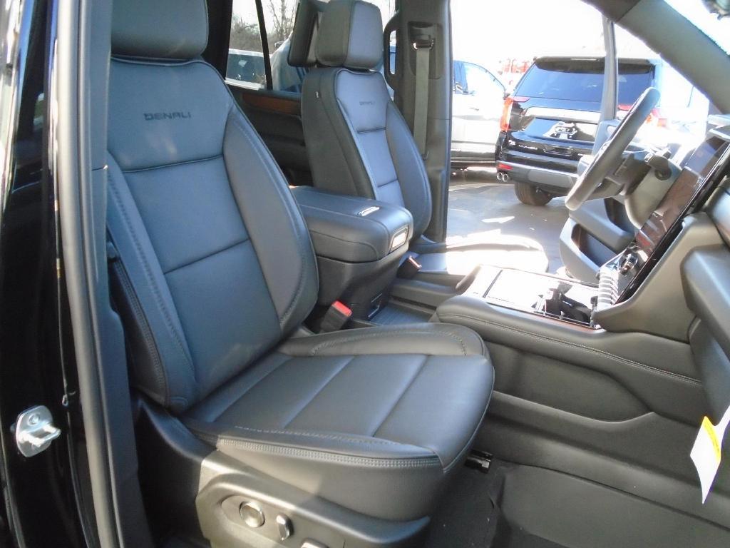 new 2025 GMC Yukon car, priced at $93,850