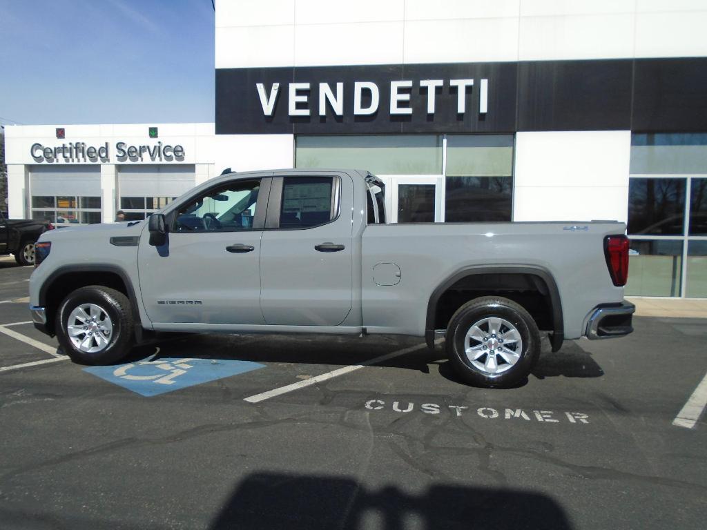 new 2025 GMC Sierra 1500 car, priced at $47,565