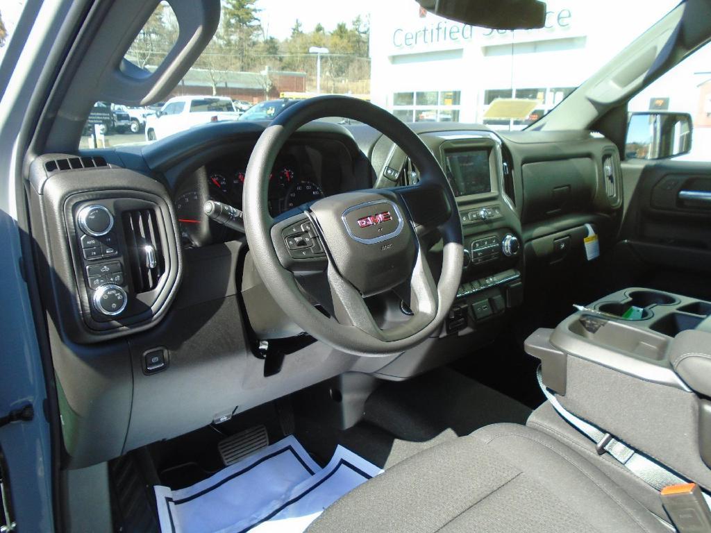 new 2025 GMC Sierra 1500 car, priced at $47,565