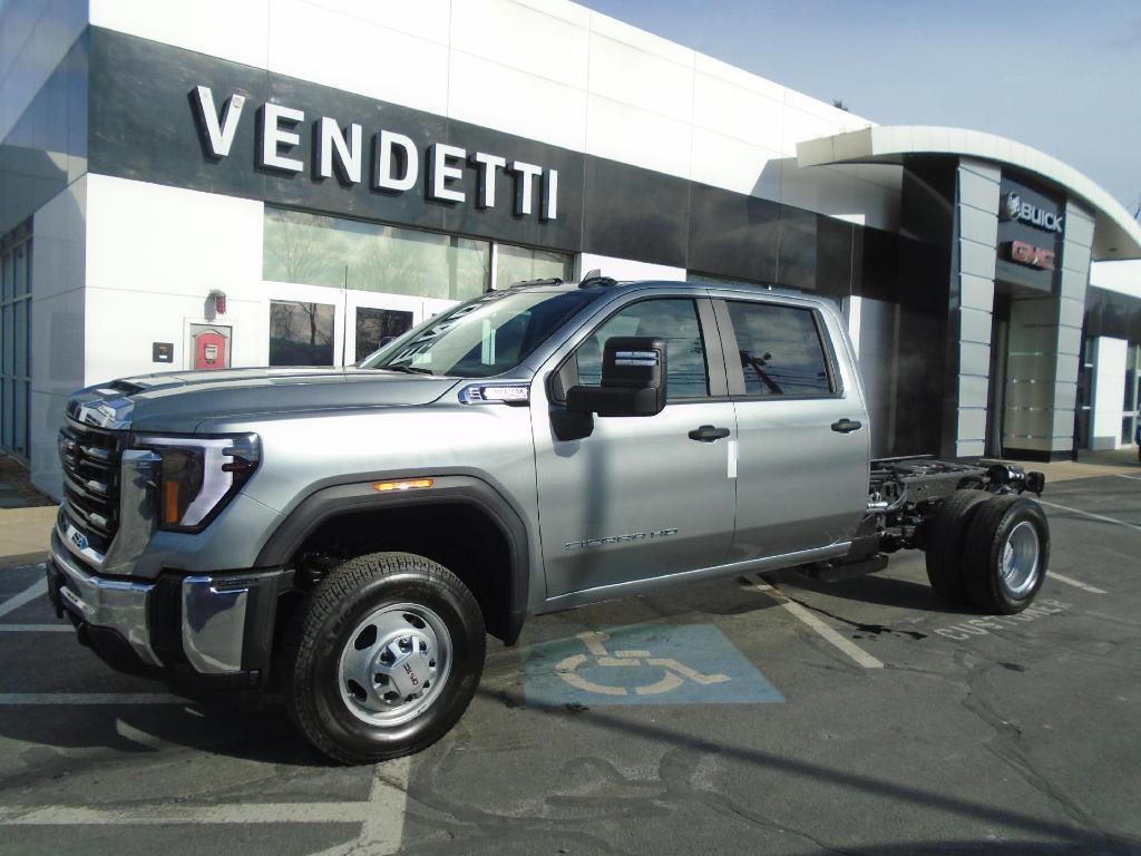 new 2025 GMC Sierra 3500 car, priced at $67,038