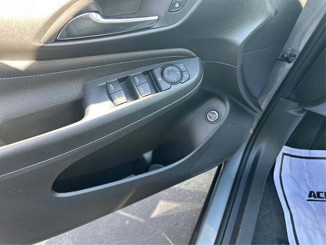 new 2025 Buick Envista car, priced at $30,320