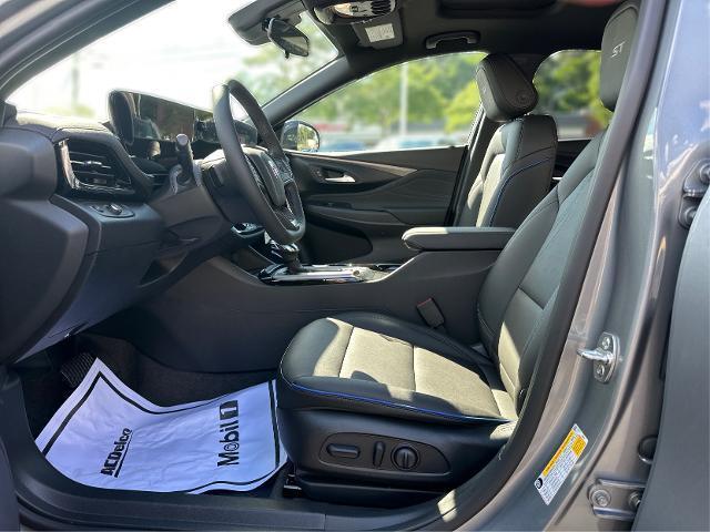 new 2025 Buick Envista car, priced at $30,320