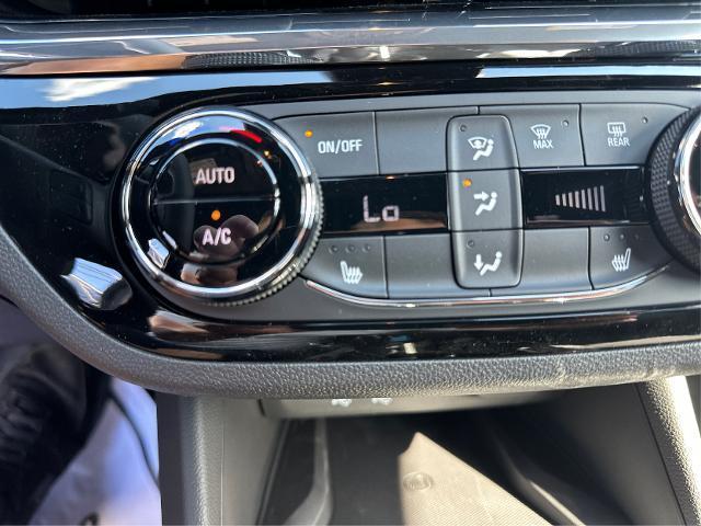 new 2025 Buick Envista car, priced at $30,320