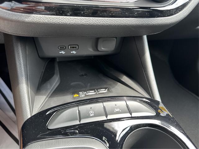 new 2025 Buick Envista car, priced at $28,680