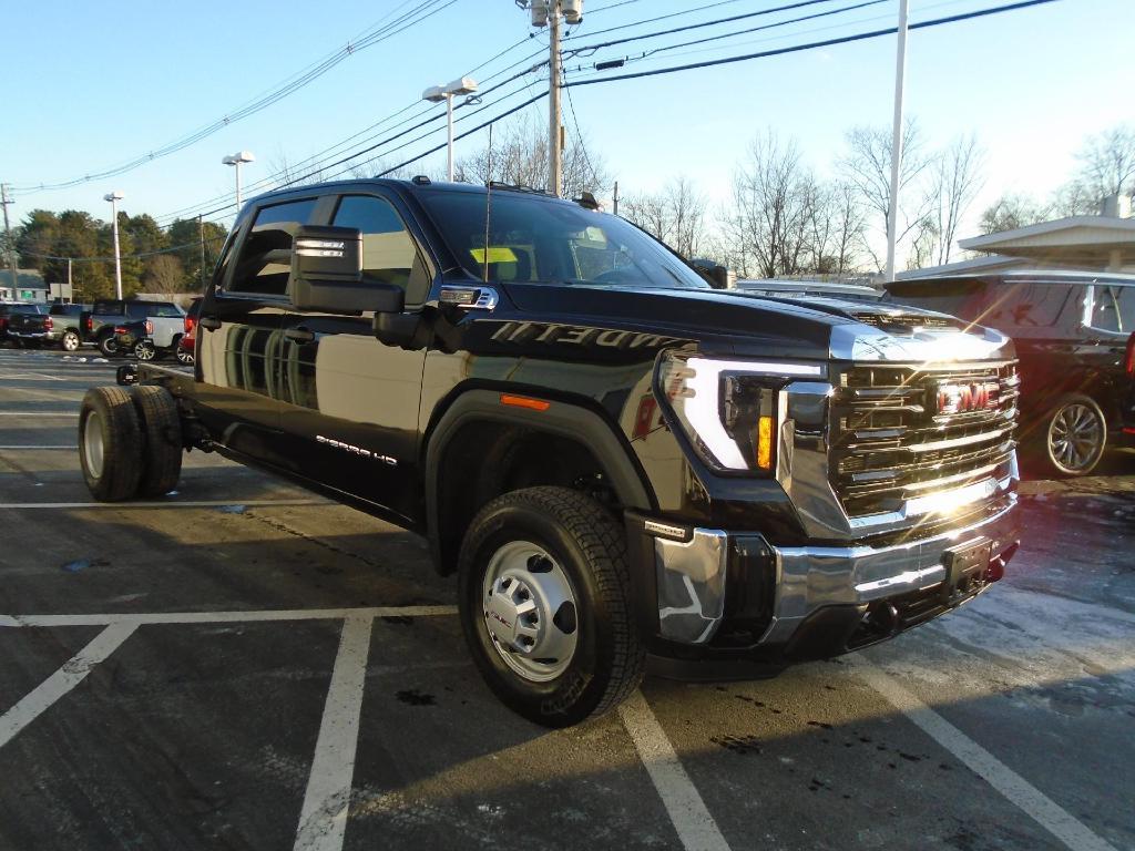 new 2025 GMC Sierra 3500 car, priced at $58,473