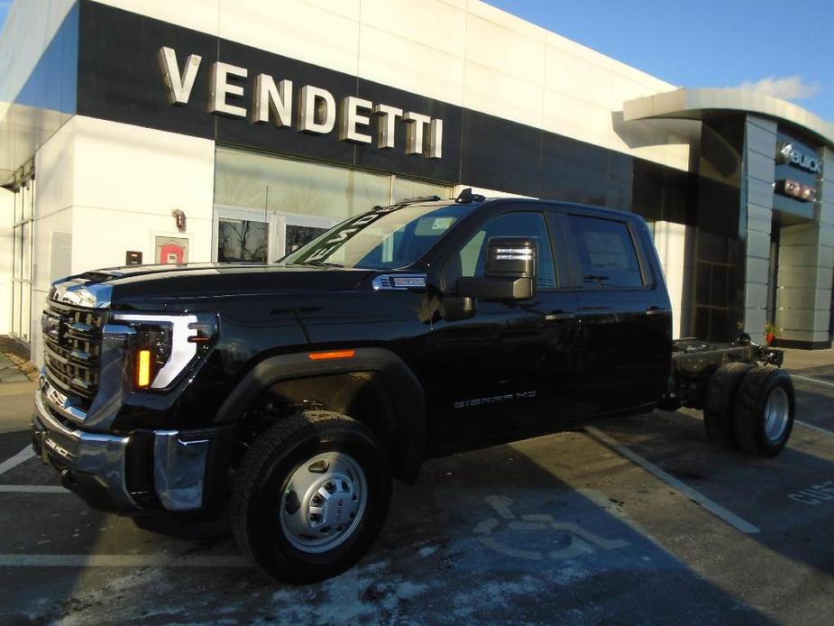 new 2025 GMC Sierra 3500 car, priced at $58,473