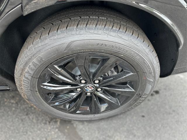 new 2025 Buick Envista car, priced at $30,320