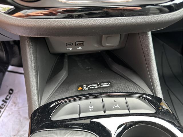 new 2025 Buick Envista car, priced at $30,320
