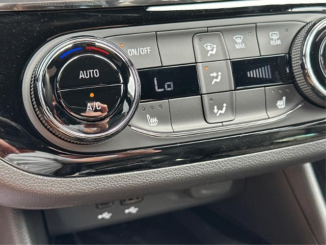 new 2025 Buick Envista car, priced at $30,320