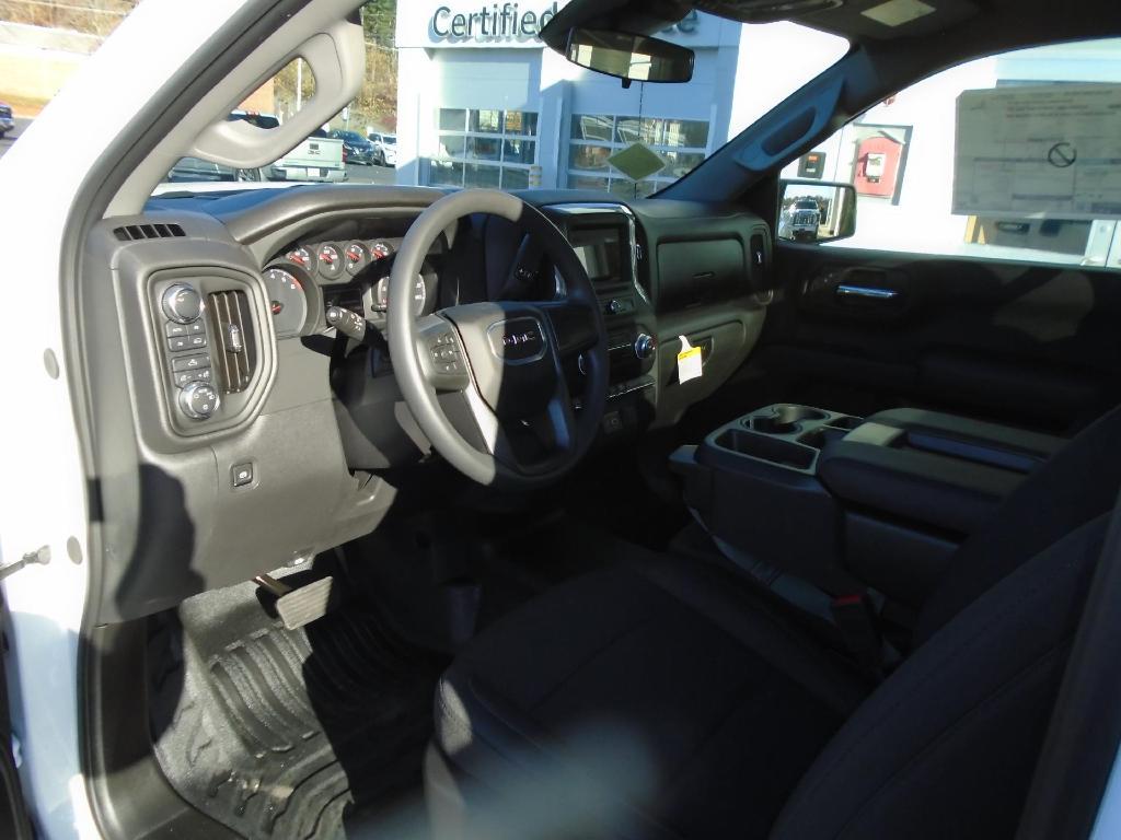 new 2025 GMC Sierra 1500 car, priced at $43,735