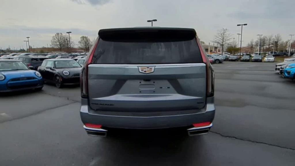 used 2021 Cadillac Escalade ESV car, priced at $62,495