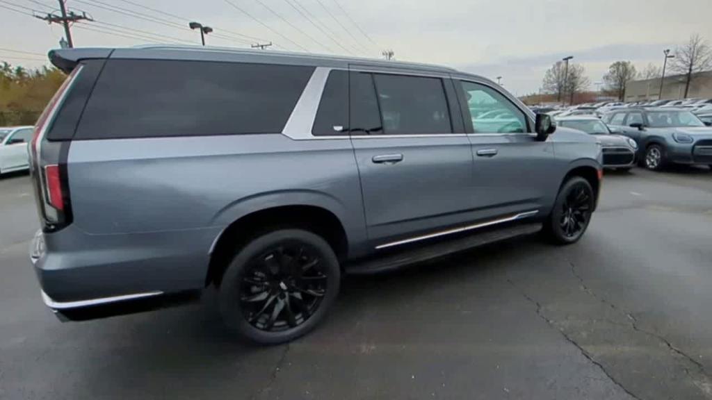 used 2021 Cadillac Escalade ESV car, priced at $62,495