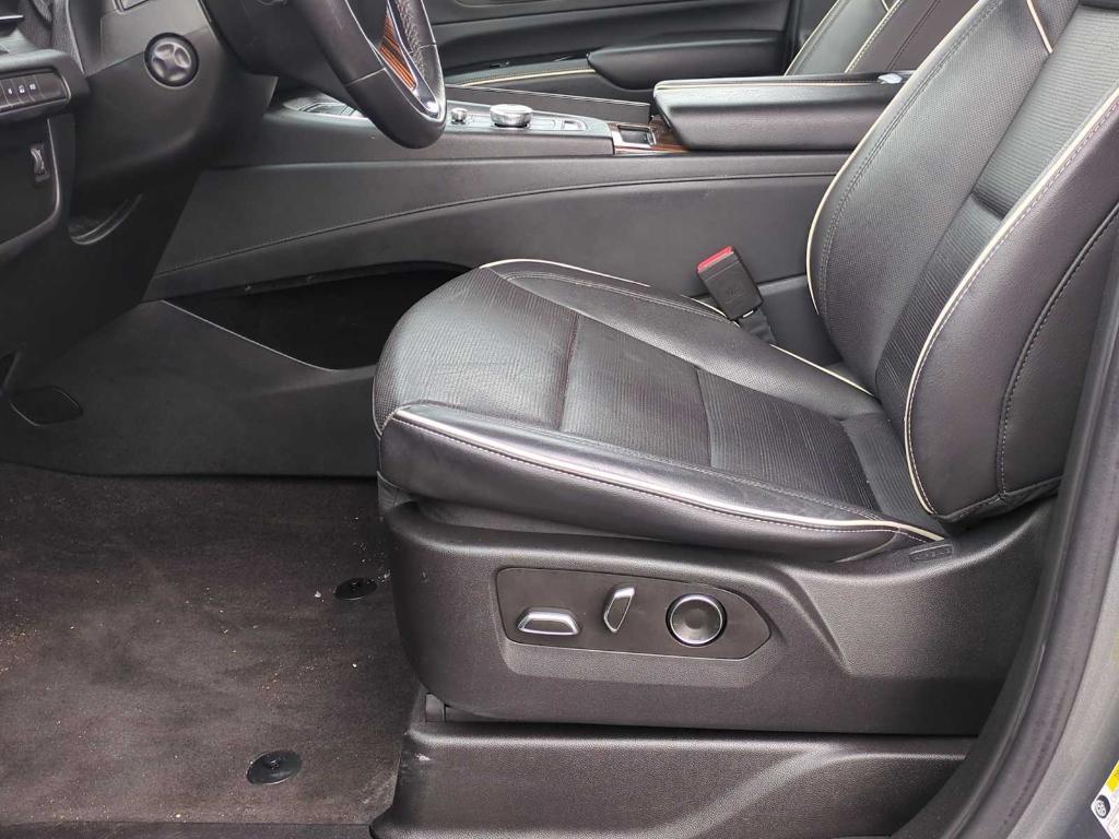 used 2021 Cadillac Escalade ESV car, priced at $62,495