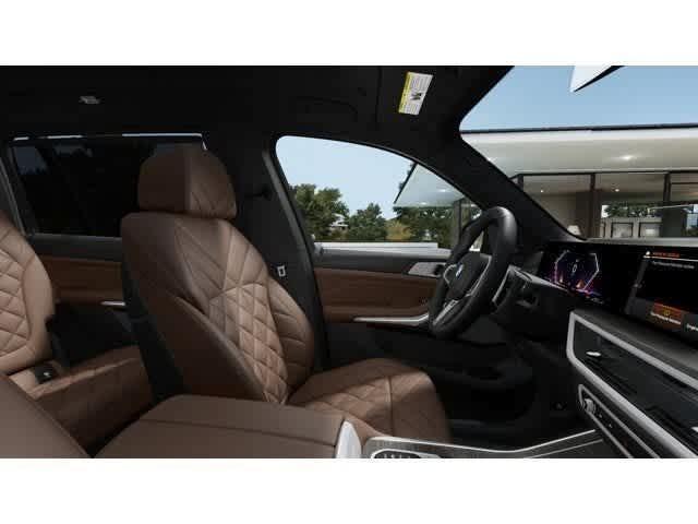 new 2026 BMW X7 car, priced at $93,625