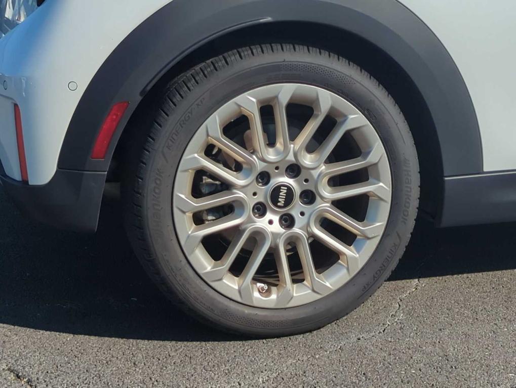 used 2025 MINI Hardtop car, priced at $29,101
