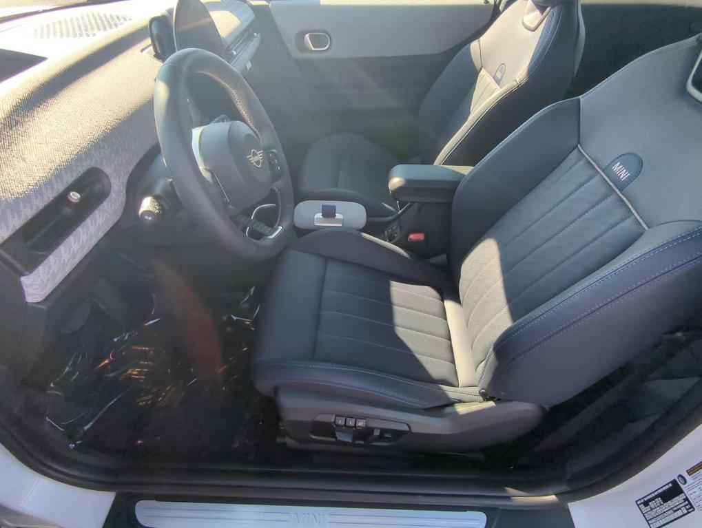used 2025 MINI Hardtop car, priced at $29,101