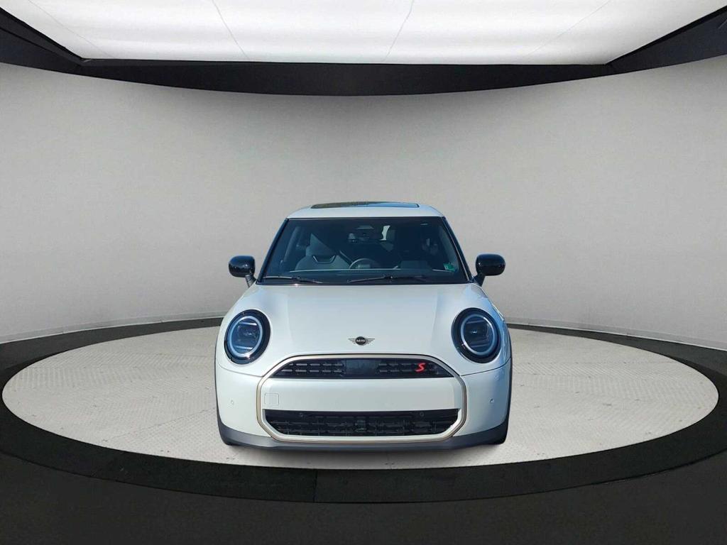used 2025 MINI Hardtop car, priced at $29,101