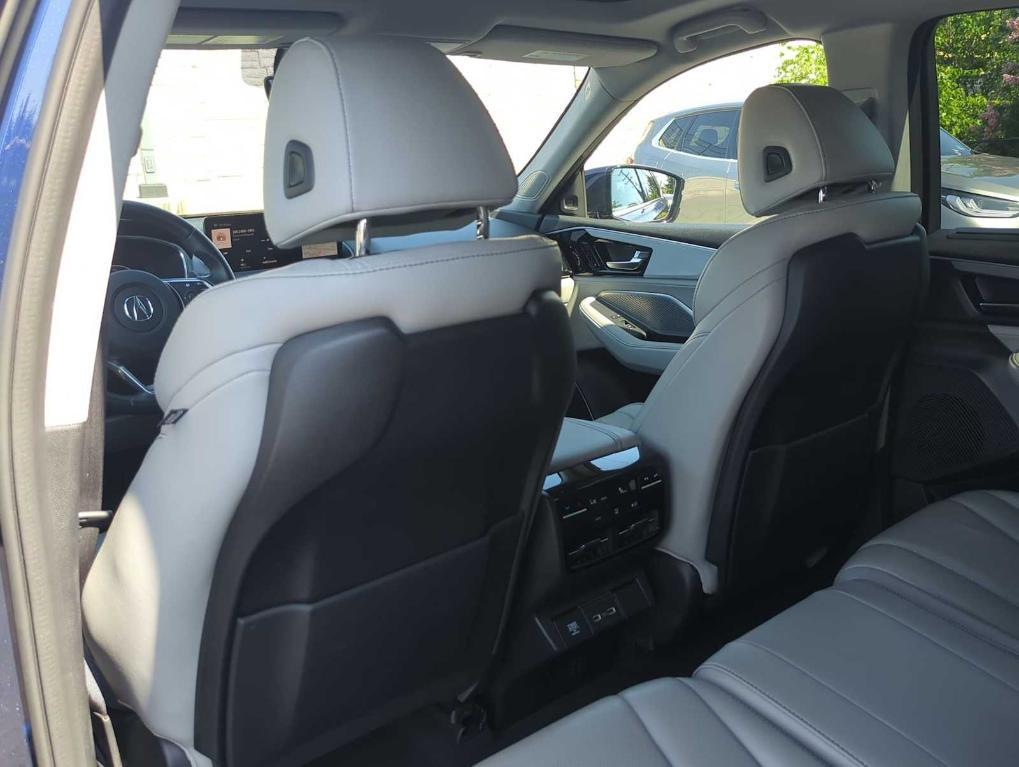used 2022 Acura MDX car, priced at $38,495