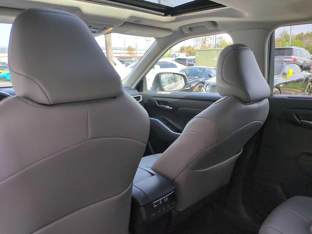 used 2023 Toyota Highlander Hybrid car, priced at $36,495