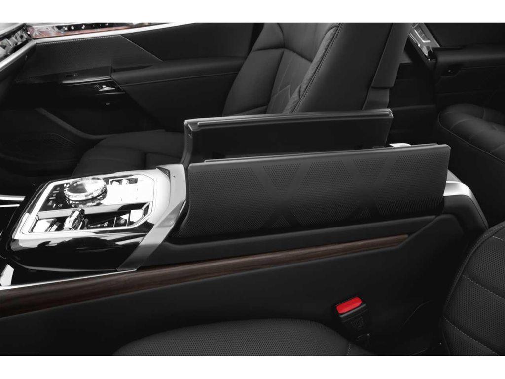 new 2025 BMW 760 car, priced at $128,925