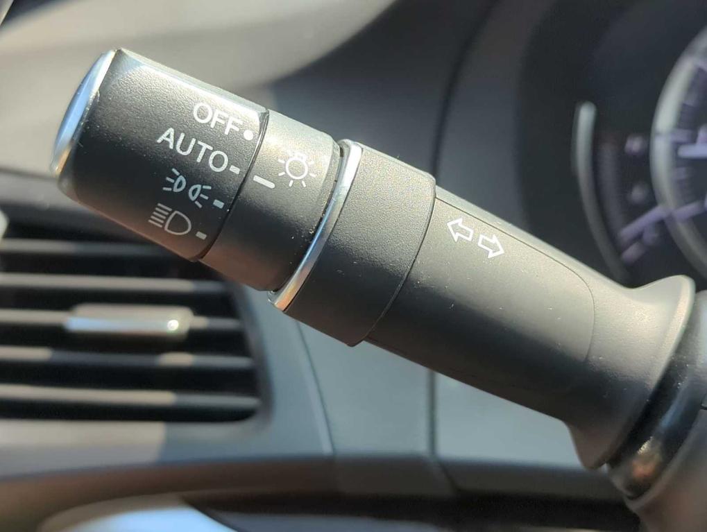 used 2018 Acura MDX car, priced at $17,845
