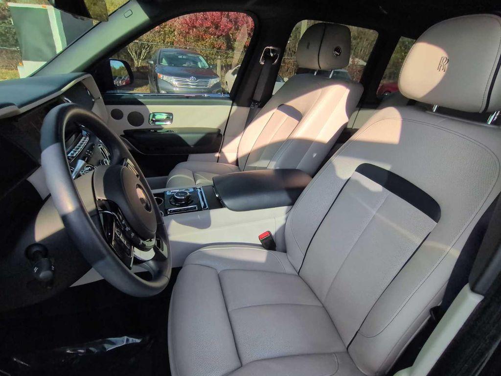 used 2022 Rolls-Royce Cullinan car, priced at $272,000