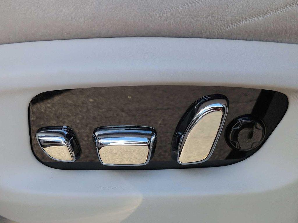 used 2022 Rolls-Royce Cullinan car, priced at $272,000