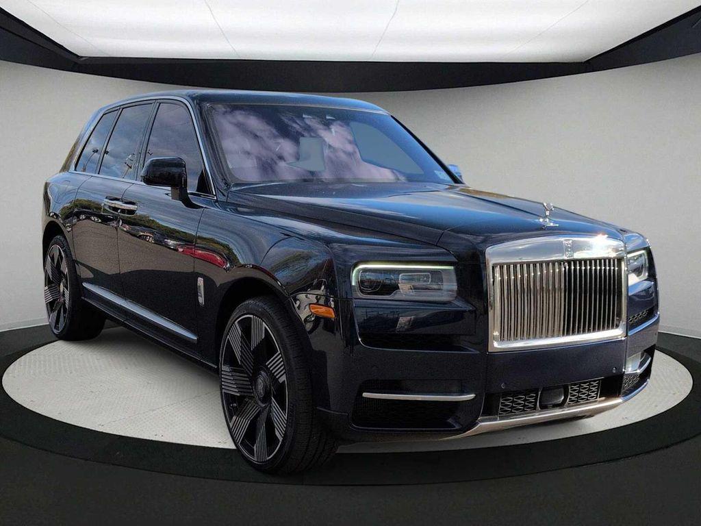 used 2022 Rolls-Royce Cullinan car, priced at $272,000