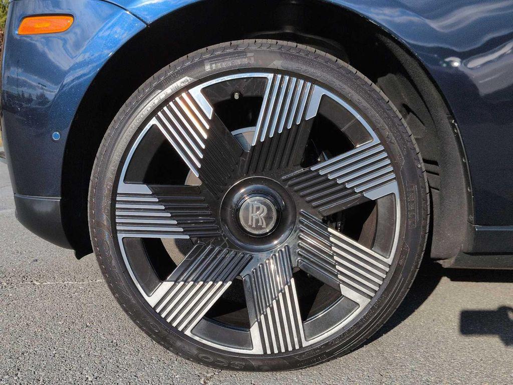 used 2022 Rolls-Royce Cullinan car, priced at $272,000