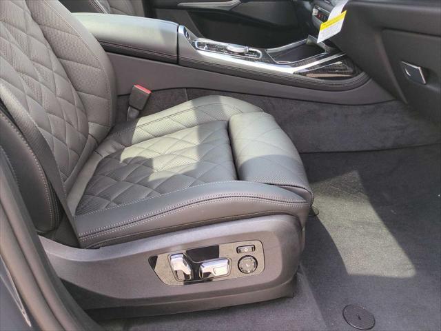new 2025 BMW X7 car, priced at $102,775