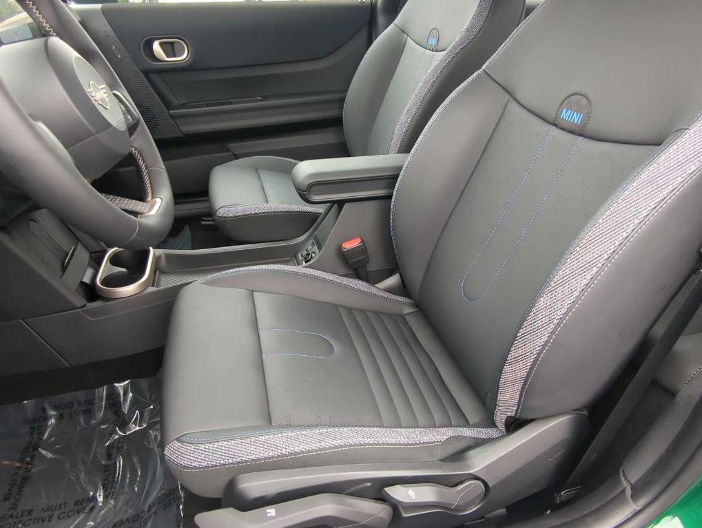 used 2025 MINI Hardtop car, priced at $28,319