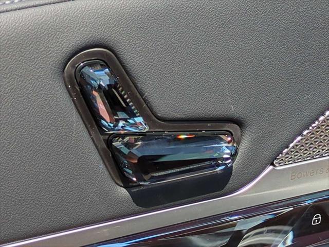 new 2025 BMW 760 car, priced at $127,495