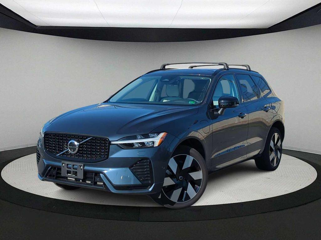 used 2024 Volvo XC60 Recharge Plug-In Hybrid car, priced at $46,217