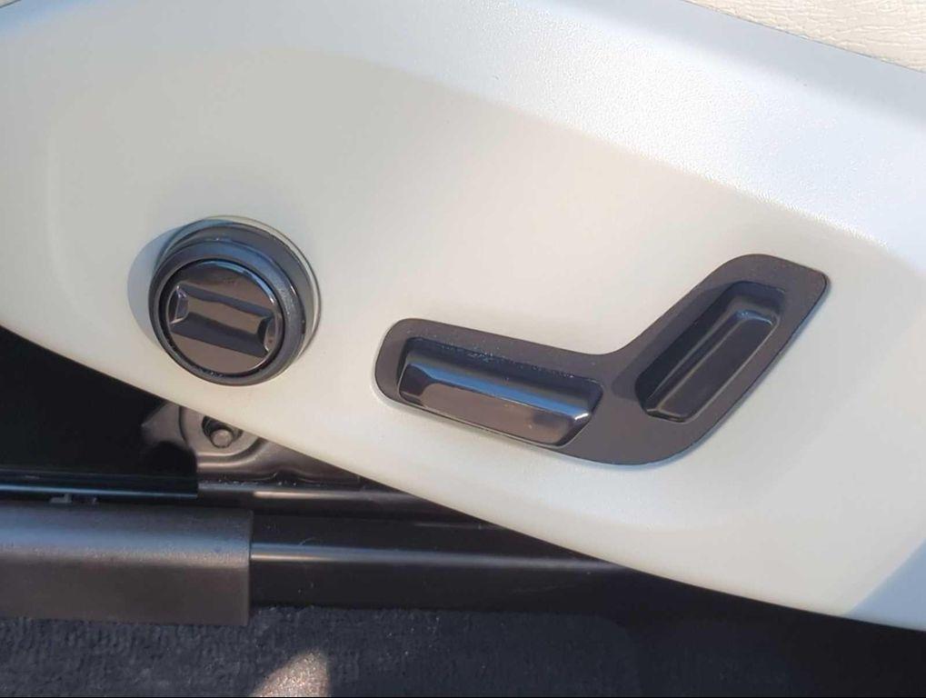 used 2024 Volvo XC60 Recharge Plug-In Hybrid car, priced at $46,217