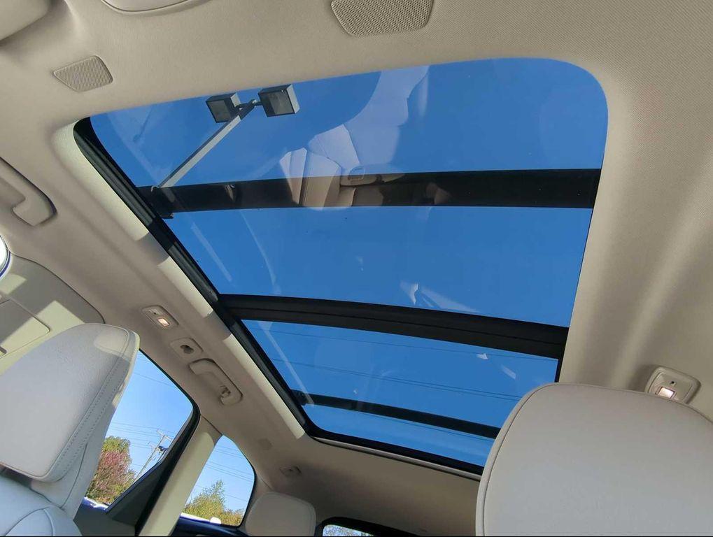 used 2024 Volvo XC60 Recharge Plug-In Hybrid car, priced at $46,217