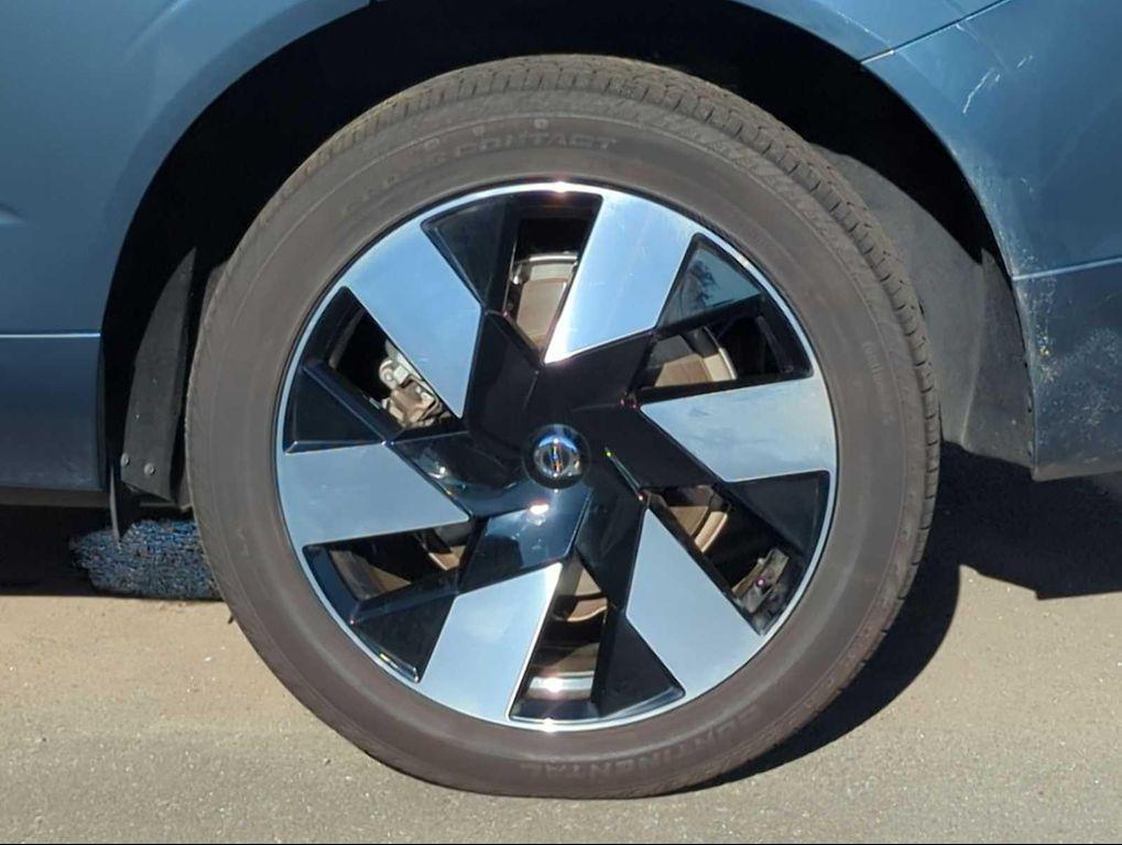 used 2024 Volvo XC60 Recharge Plug-In Hybrid car, priced at $46,217