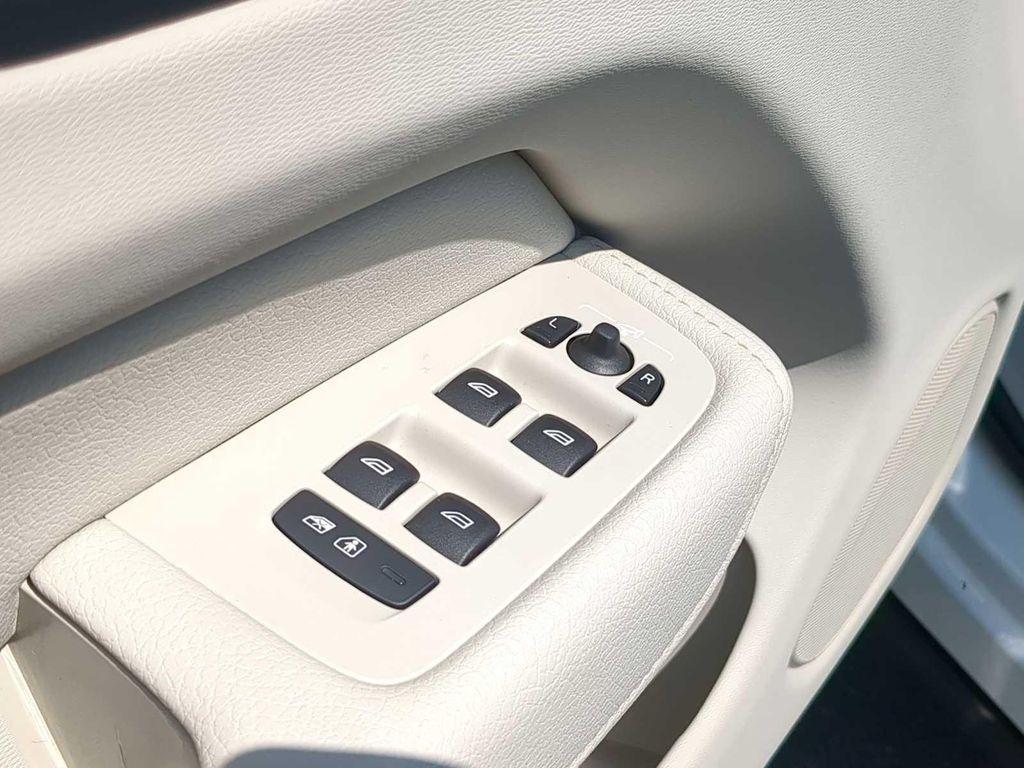 used 2022 Volvo XC60 car, priced at $28,478